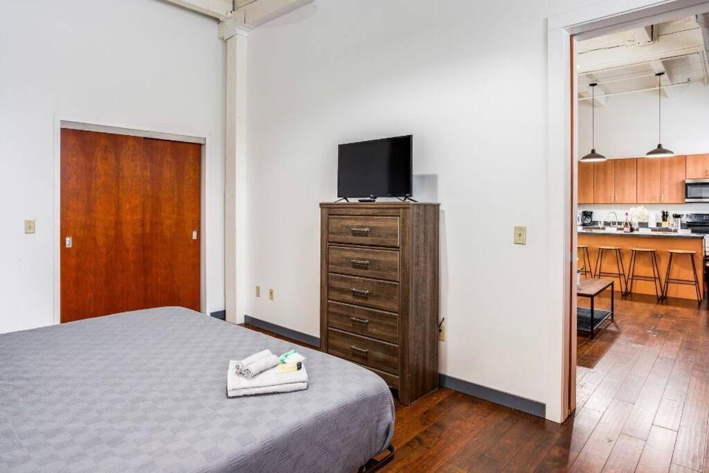 Centric Ny Style Loft W/King Bed Apartman Rochester Kültér fotó